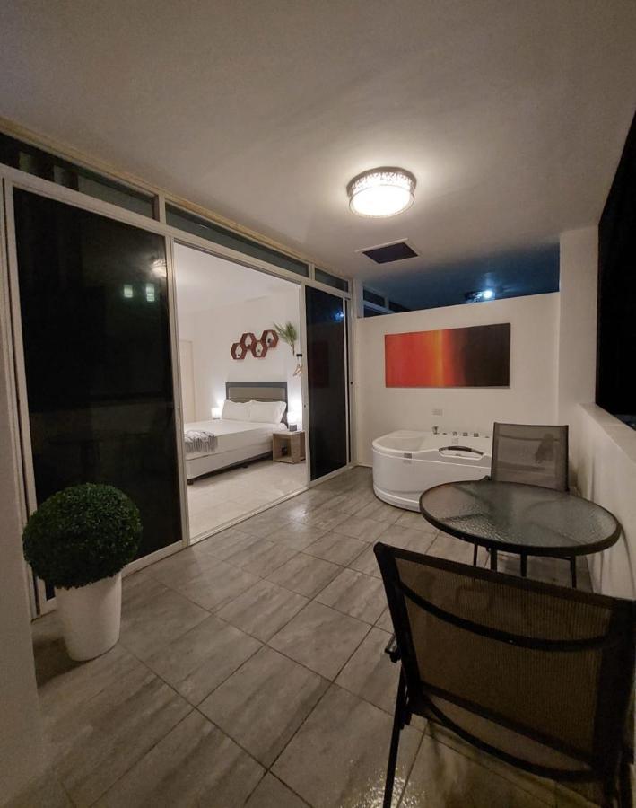 Bonsai Jacuzzi Suites Panglao Exterior foto