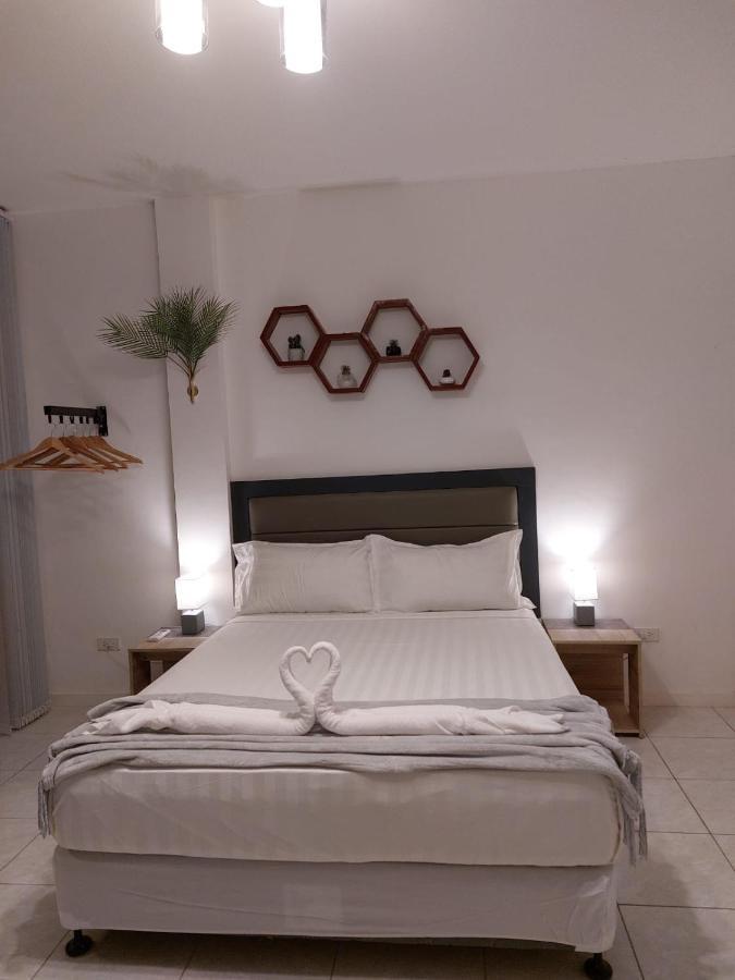 Bonsai Jacuzzi Suites Panglao Exterior foto