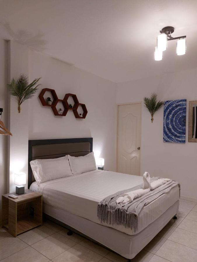 Bonsai Jacuzzi Suites Panglao Exterior foto