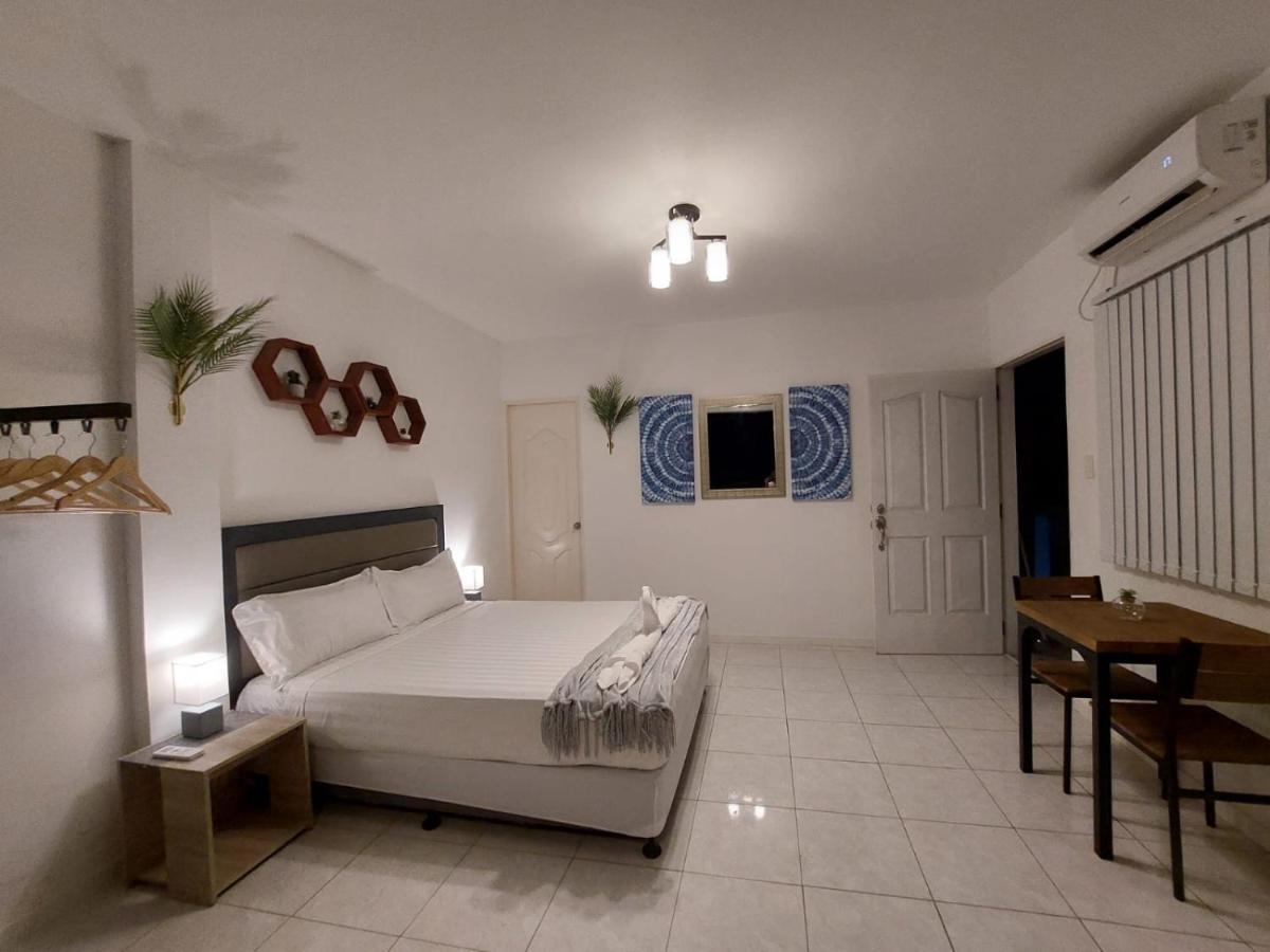 Bonsai Jacuzzi Suites Panglao Exterior foto