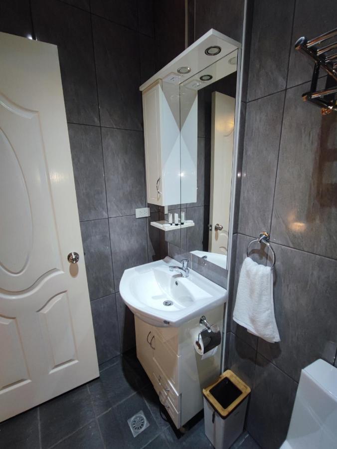 Bonsai Jacuzzi Suites Panglao Exterior foto