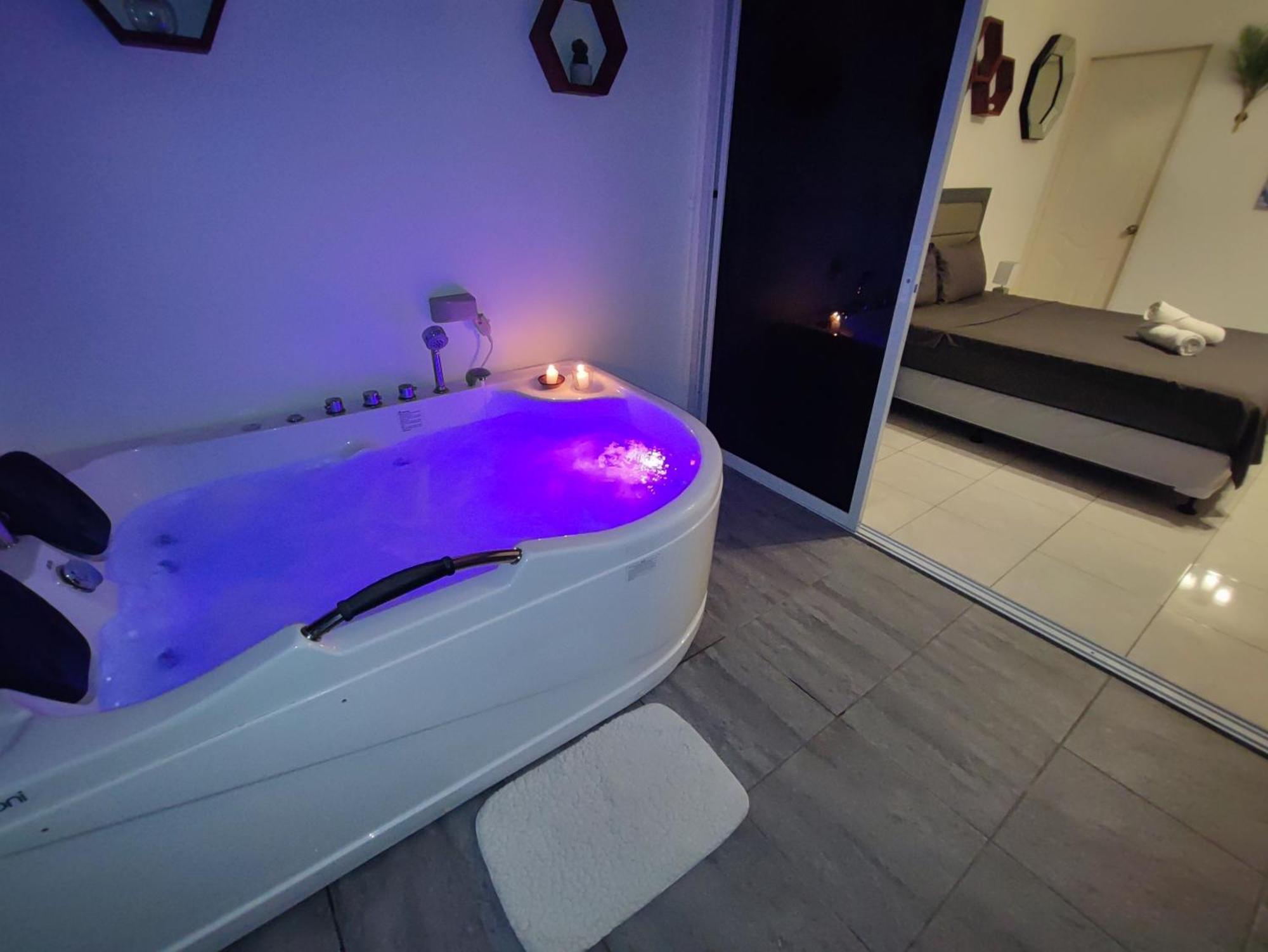 Bonsai Jacuzzi Suites Panglao Exterior foto