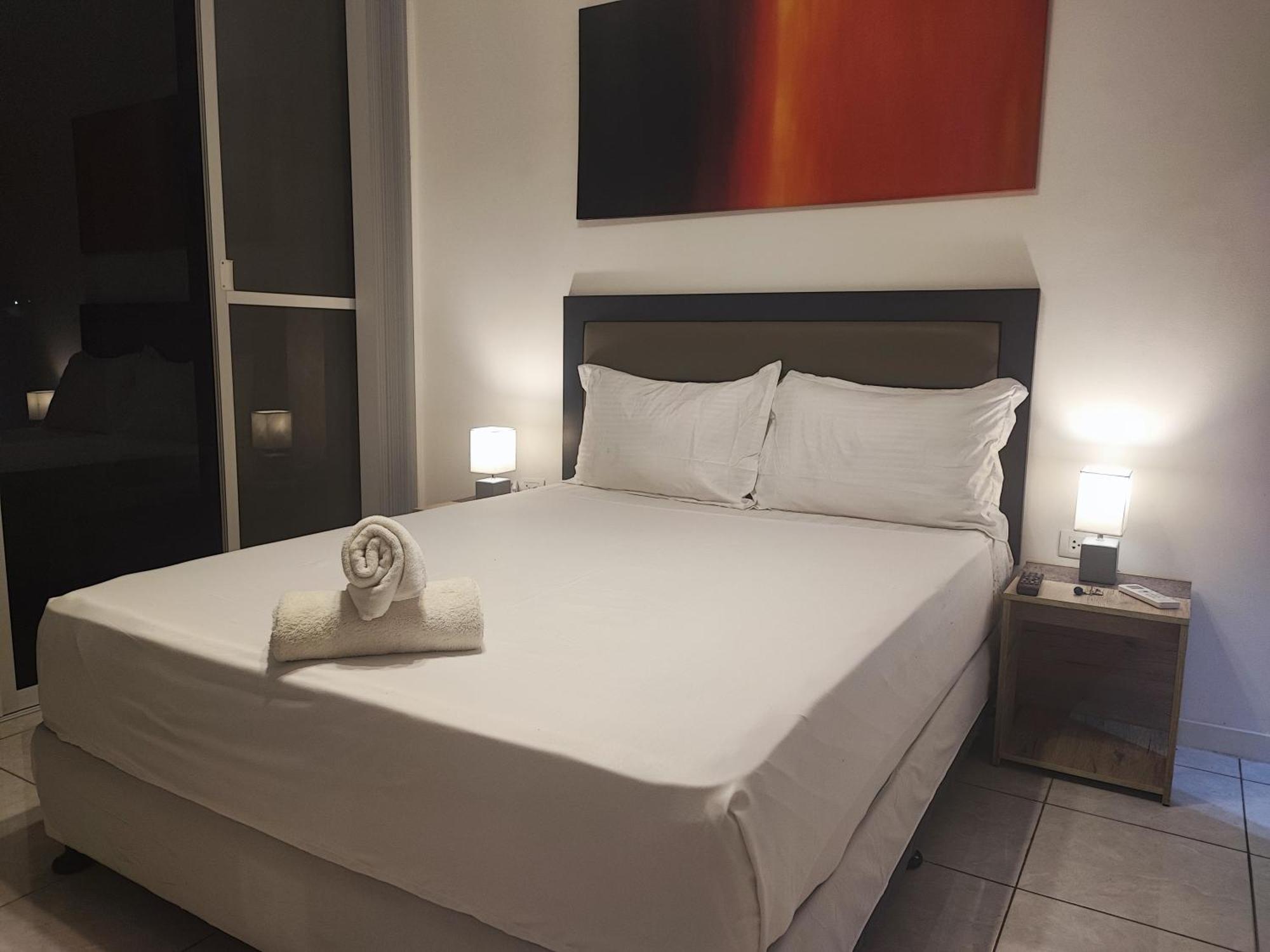 Bonsai Jacuzzi Suites Panglao Exterior foto