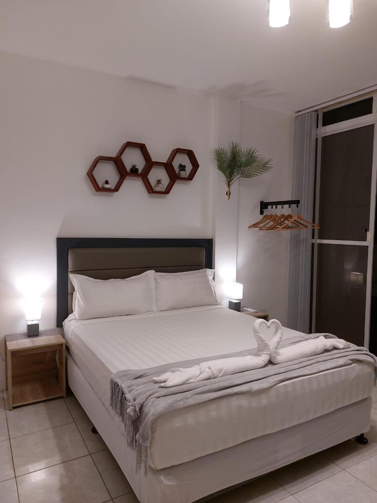 Bonsai Jacuzzi Suites Panglao Exterior foto